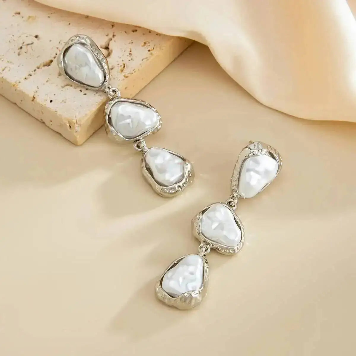 Elegant Imitation Pearl Water Drop Long Tassel Earrings for Women Trend Retro Pierced Dangle Earrings Wedding Jewelry