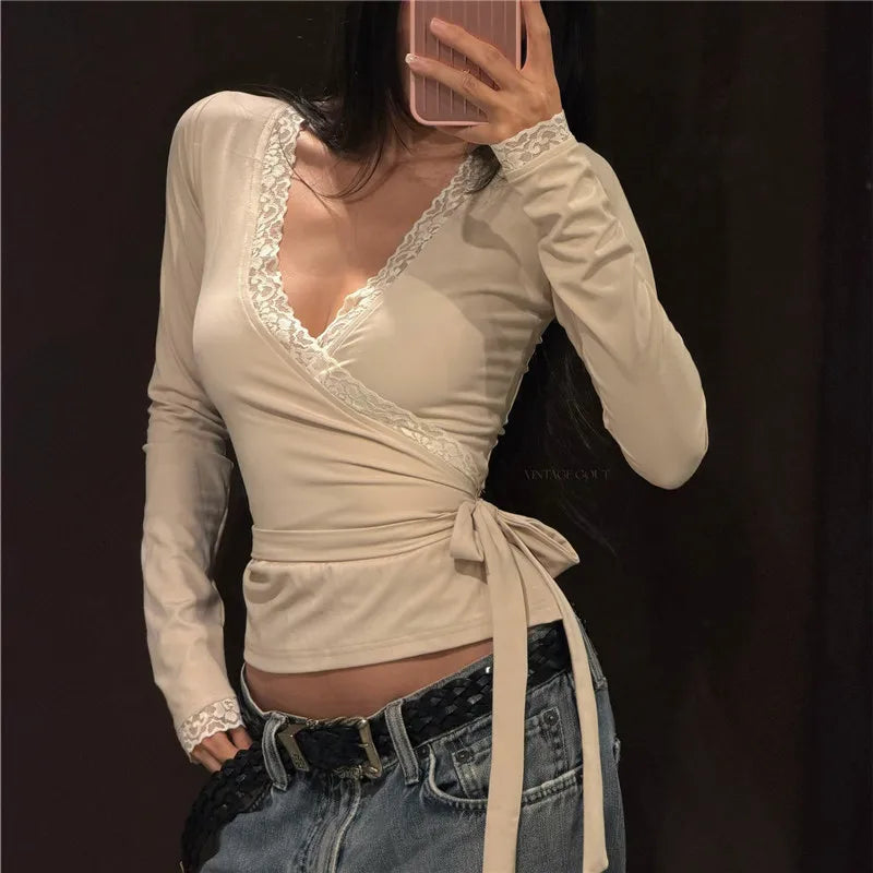 Women Lace Trim Wrap V Neck Long Sleeve Crop Top Side Tie Slim Fitted T Shirt Solid Color Fall Casual Y2K Crop Tee