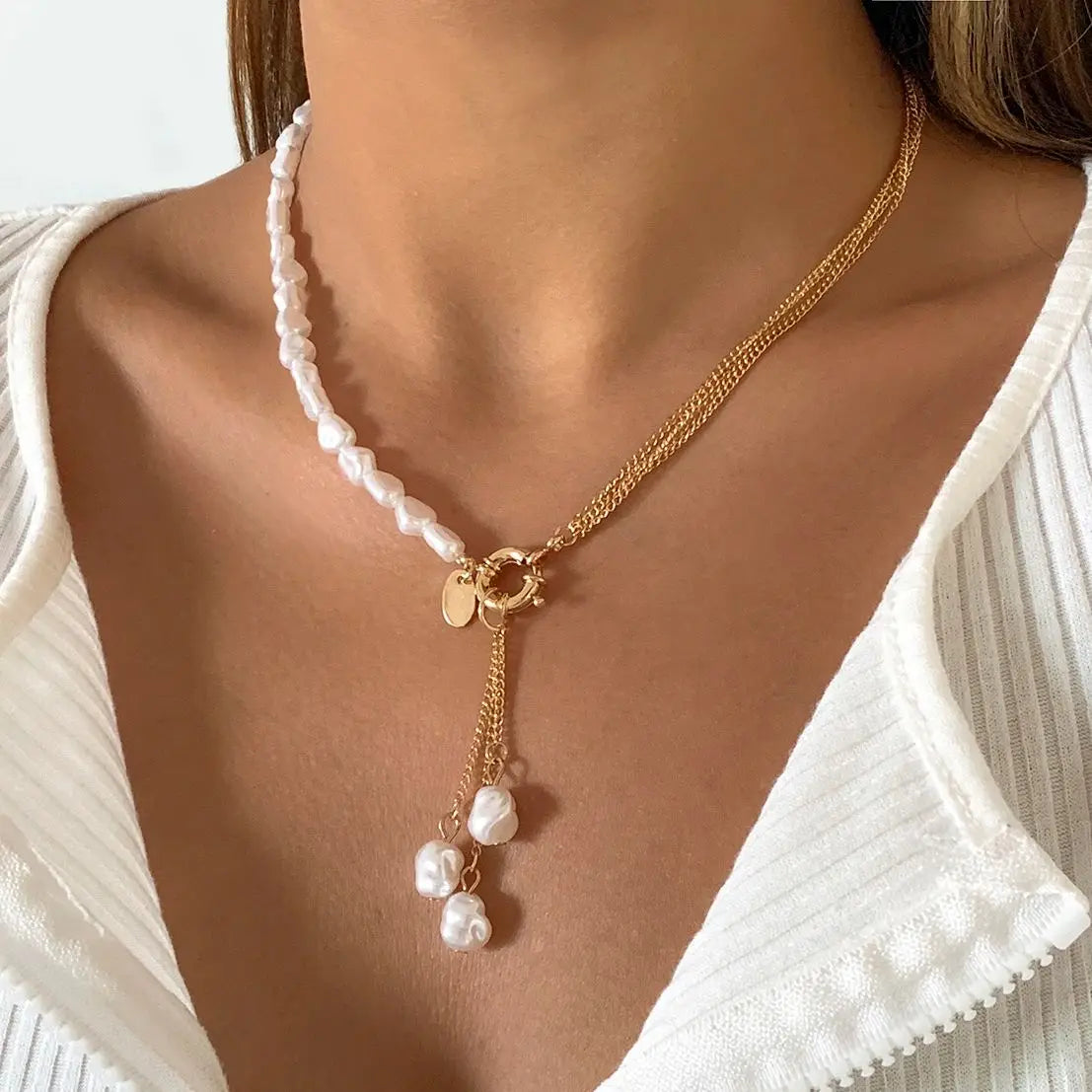 Kpop Irregular Imitatio Pearl Pendant Necklace for Women Wedding Punk Chest Tassel Chain OT Buckle Choker Party Jewelry