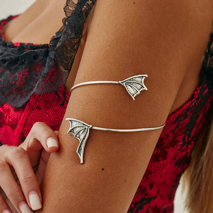 Bat Wings Open Arm Bracelet for Women, Adjustable Goth Charm Bangle, Halloween Party Jewelry, Creative Gift, 2026