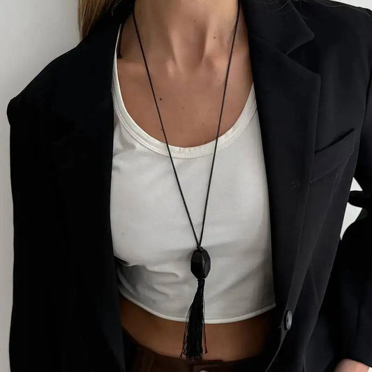 Retro Black Resin Tassel Pendant Necklace Adjustable Long Rope Chain Irregular Simple Design Trendy Jewelry Accessory for Women