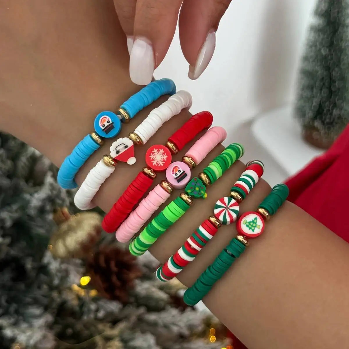 7Pcs/Set New Santa Claus Snowflake Christmas Tree Bracelet for Women Stackable Colorful Soft Ceramic Beaded Bracelet 2026
