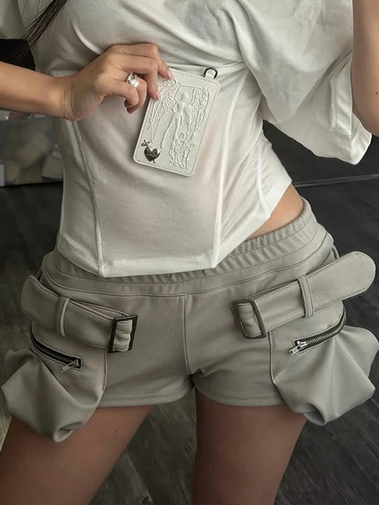 Hip-Hop Style Zipper Pocket Shorts Women Belt Buckle Decoration Elastic Waist Folds Leisure Hottie Fashion Streetwear