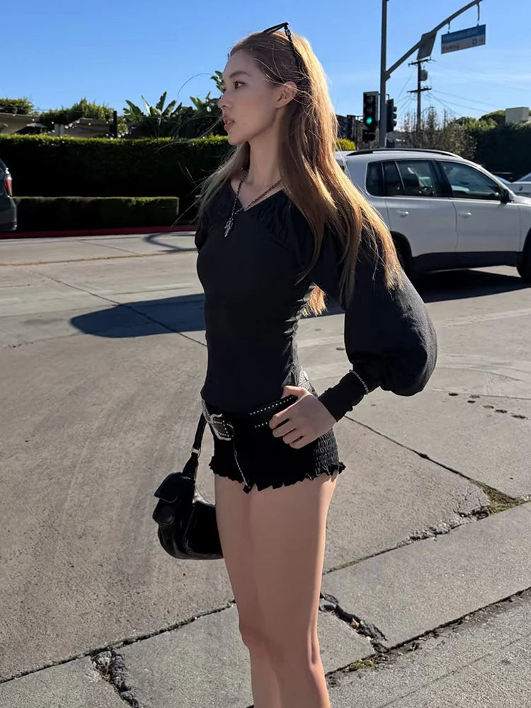 Fashion 2-Piece Set Women v-Neck Full Sleeve Folds Skinny t-Shirt+Elastic Waist Asymmetrical Hem Short Hottie Suit