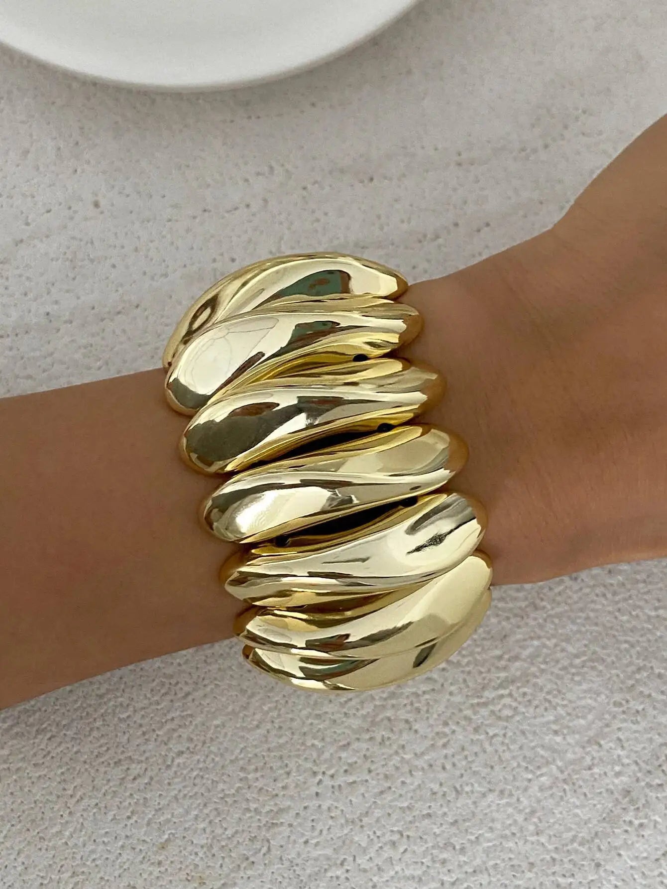 2 Styles Vintage Round Resin Plastic Bangles for Women New Trend 2025 Punk Chunky Thick Wide Bracelets Grunge Jewelry