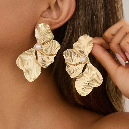 Vintage Irregular Petal Flower Stud Earring For Women Trendy Inlay Imitation Pearl Piercing Earring Jewelry Accessories