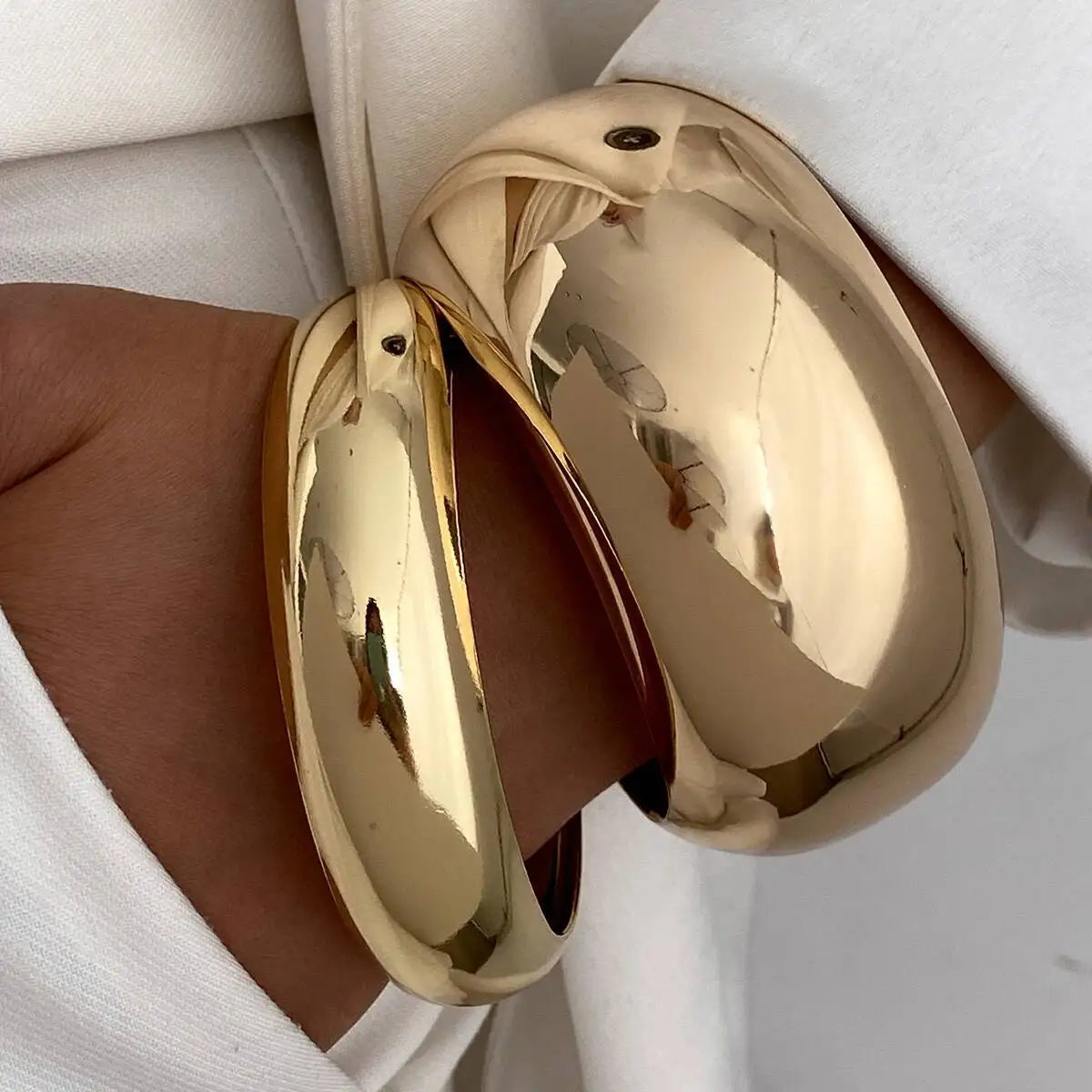 Fashion Hyperbole Chunky Wide Metal Bangles for Women Punk Vintage Stackable Daily Bracelets Jewelry 2025 New Accessories