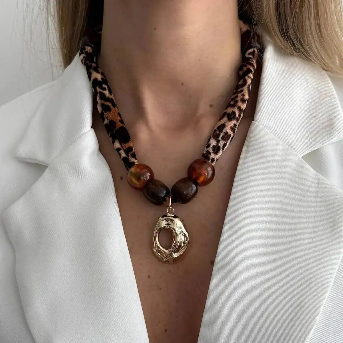 Simple Geometric Hollow out Metal Pendant Necklace Women Vintage Leopard Print Clavicle Sweater Chain Charm Jewelry Gifts