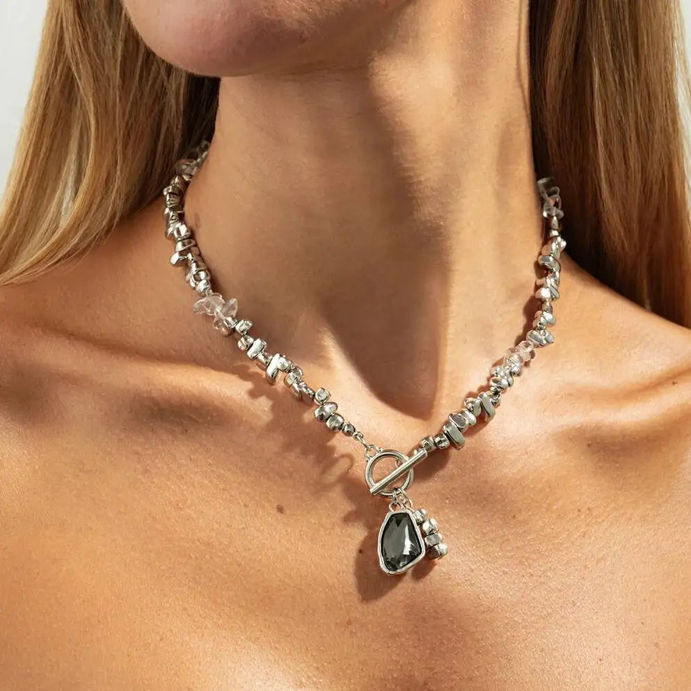 Retro Black Acrylic Rhinestone Pendant Choker Necklace for Women Trendy Creative OT Buckle Neck Jewelry Accessory