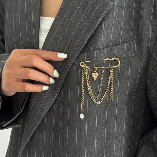 Elegant Gold Color Love Heart Imitation Pearls Brooch for Women Fashion Tassel Dress Suit Collar Clip Jewelry