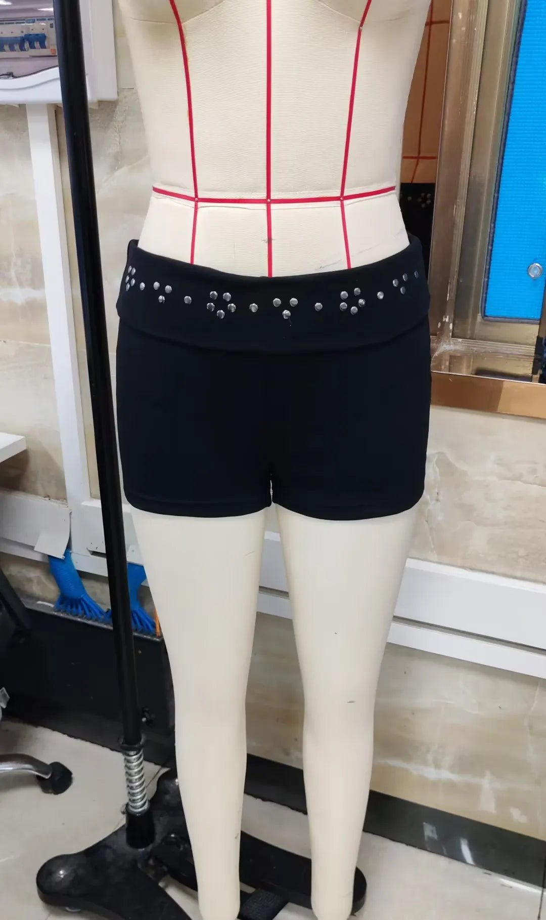 Women Low Waist Ribbed Mini Shorts Fold Waist Metal Rivet Studded Decor Slim Bodycon Hot Pants Street Clubwear Shorts