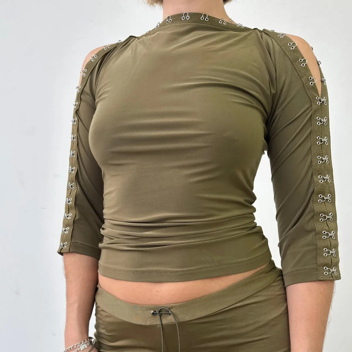 Women Retro Y2K Off Shoulder 3/4 Sleeve Top Asymmetric Neckline with Eyelet Details Fitted Casual Blouse Trendy Outfits