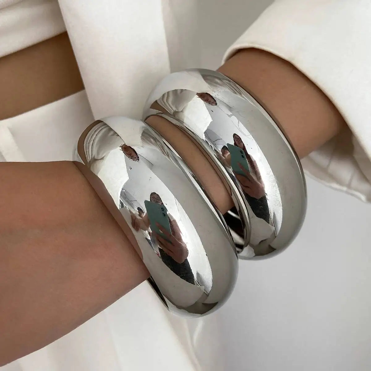 Women's Punk Geometry Exaggerated Glossy Big round Wide Stackable Chunky Bangle Bracelet Fashion Party Jewelry Accessory