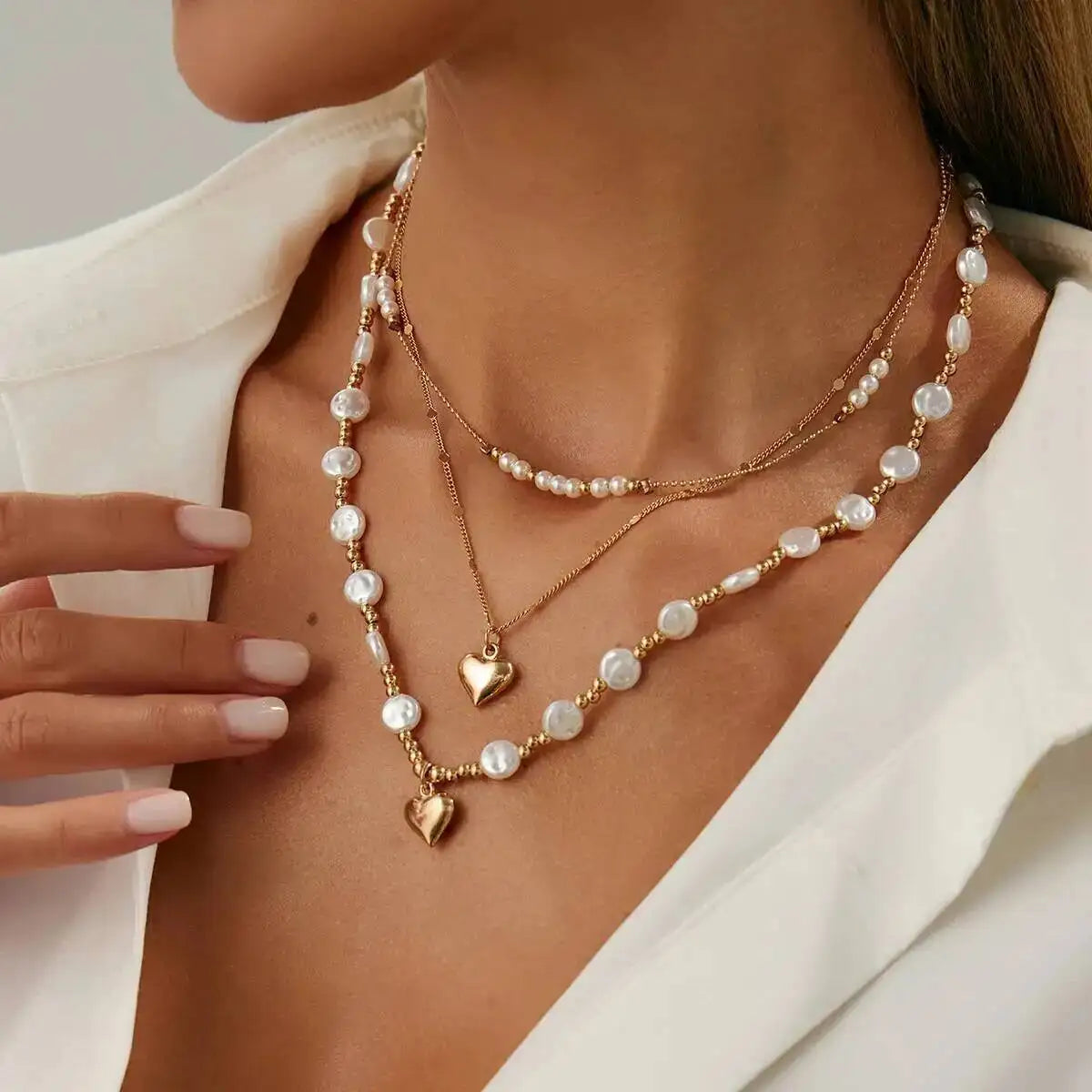 Elegant Multilayer Imitation Pearl Heart Pendant Necklace for Women Y2K Style Metal Clavicle Chain Jewelry Accessory