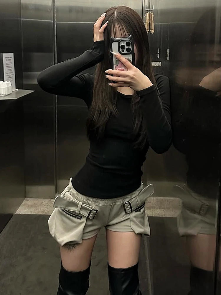 Hip-Hop Style Zipper Pocket Shorts Women Belt Buckle Decoration Elastic Waist Folds Leisure Hottie Fashion Streetwear