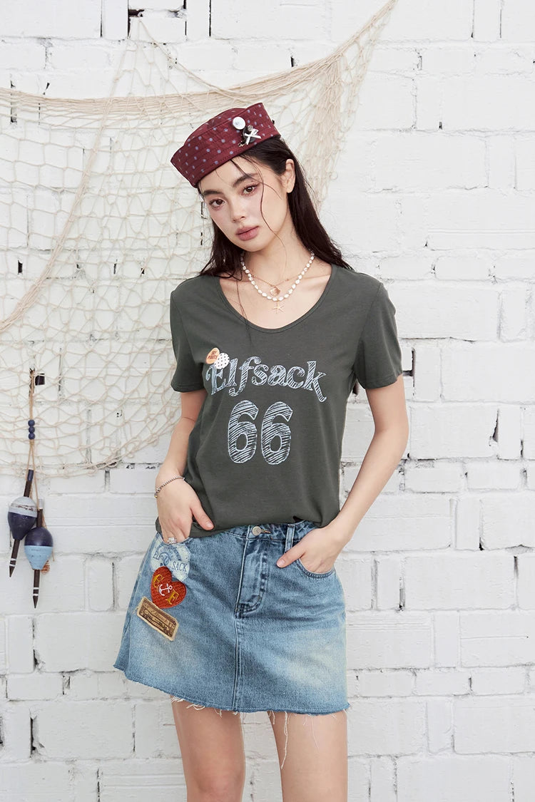 "66" Number Print Ruched Baby Tee, Curved Hem Fitted T-Shirt