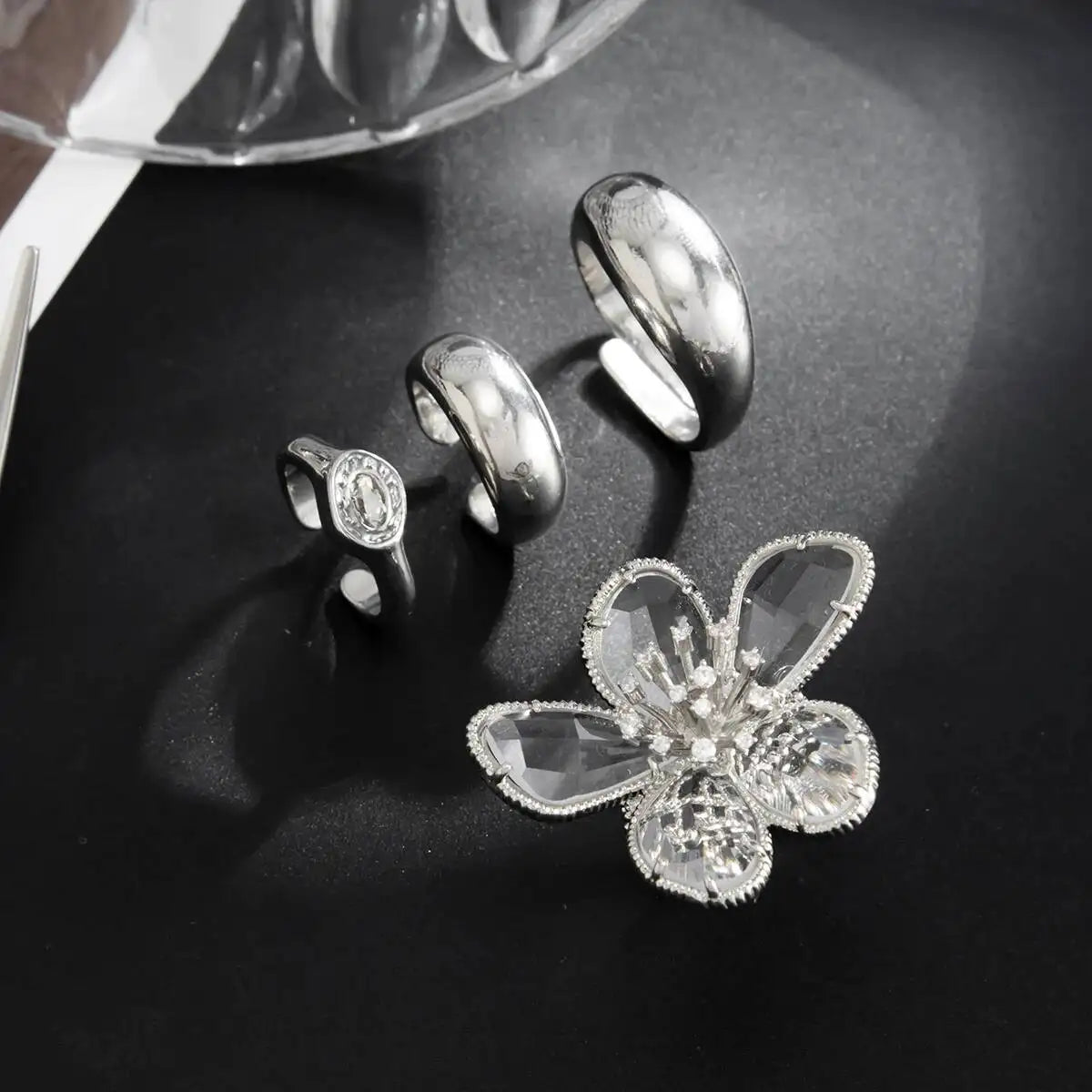 4 Pcs/Set Unique Rhinestone Flower Open Toe Rings for Women Vintage Geometric Adjustable Foot Toe Ring Sandal Accessory