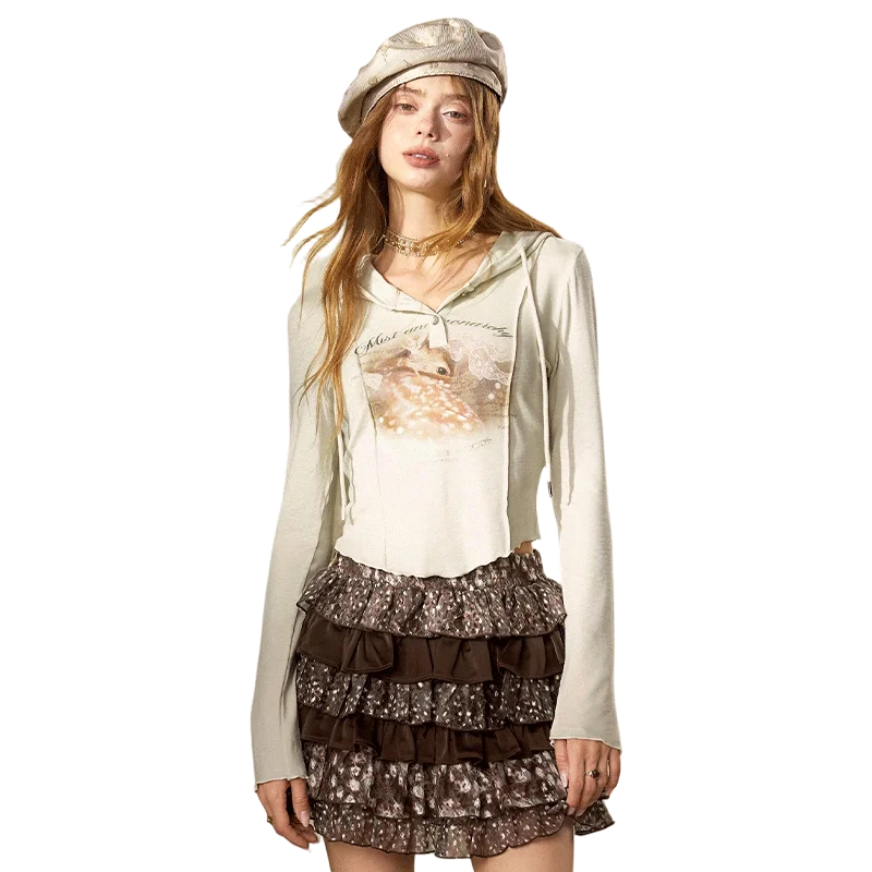 Women's Cropped Hooded Graphic Tee with Deer Print, Long Sleeve Casual Top for Everyday Wear