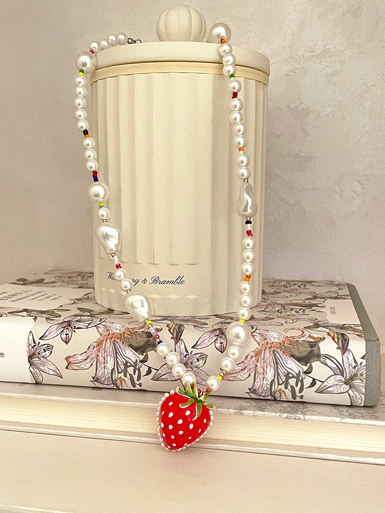 Women's Strawberry Pendant Pearl Necklace, Colorful Beaded Baroque Pearl Choker, Cute Y2K Style Collarbone Jewelry