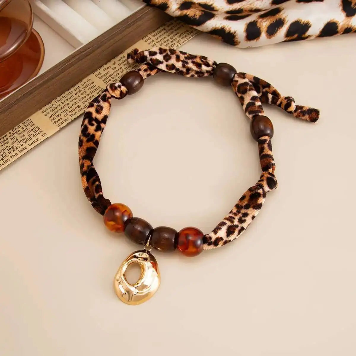 Simple Geometric Hollow out Metal Pendant Necklace Women Vintage Leopard Print Clavicle Sweater Chain Charm Jewelry Gifts