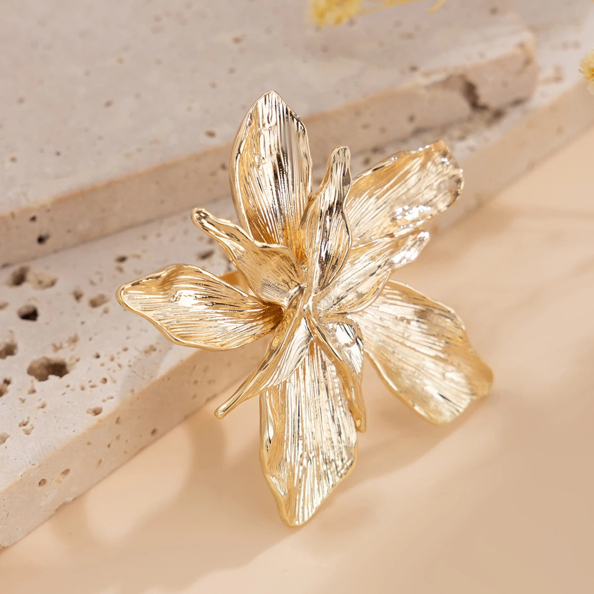 Unique Exaggerated Large Petal Flower Rings for Women Vintage Geometric Adjustable Finger Ring Grunge Jewelry Steampunk