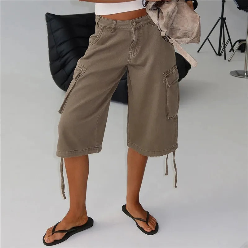 Women's 3/4 Length Low Rise Denim Cargo Shorts Baggy Wide Leg Cropped Trousers with Pockets for Y2K Retro Streetwear
