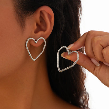 Punk Creative Hollow Out Love Heart Stud Earrings for Women Wed Bridal Lovely Gold Color Piercing Earrings Wed Jewelry