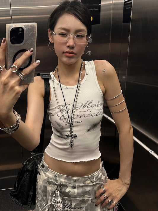 Letter Print Vest Women o-Neck Sleeveless High Stretch Rough Edges Round Metal Decoration Classic Simple Mini Tops