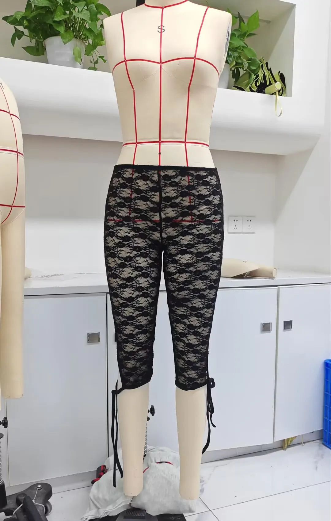Lace Capri Leggings for Women Y2k Mesh See Through Pants Fairycore Floral Lace Tights Pants for Daily Streetwear
