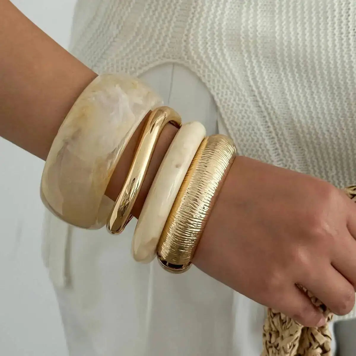 Creative Boho Off White Resin Acrylic Bracelet for Women Fashion Stackable Geometric Bangle Steampunk Jewelry Daily Gift