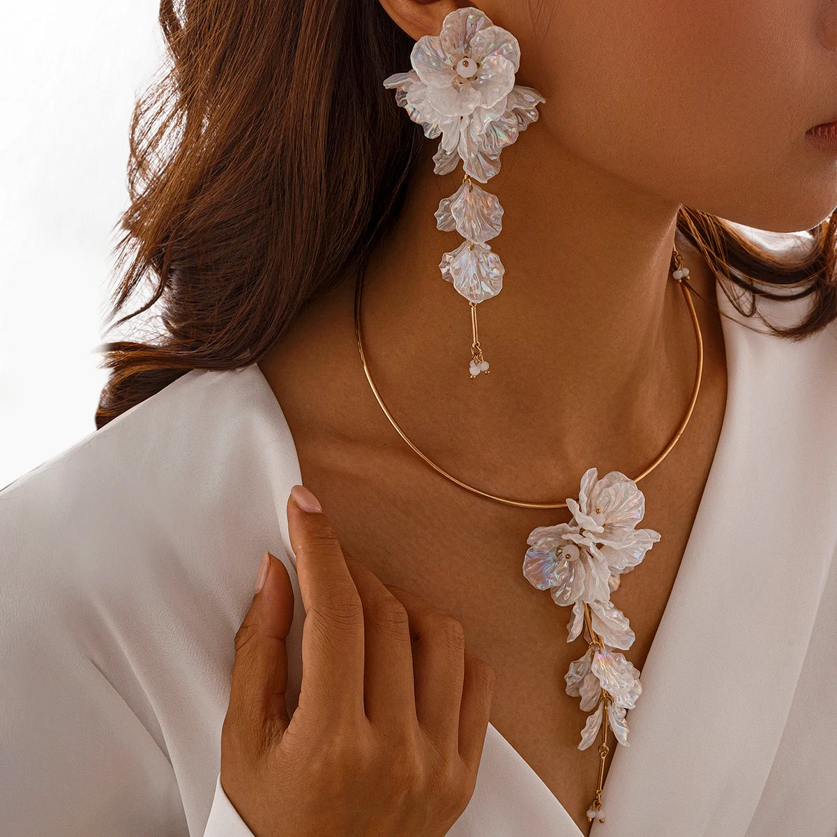 Creative Punk Torques Chain Necklace Women Wed Bridal Elegant White Flower Hanging Drop Earrings Wed Bridal Jewelry Set