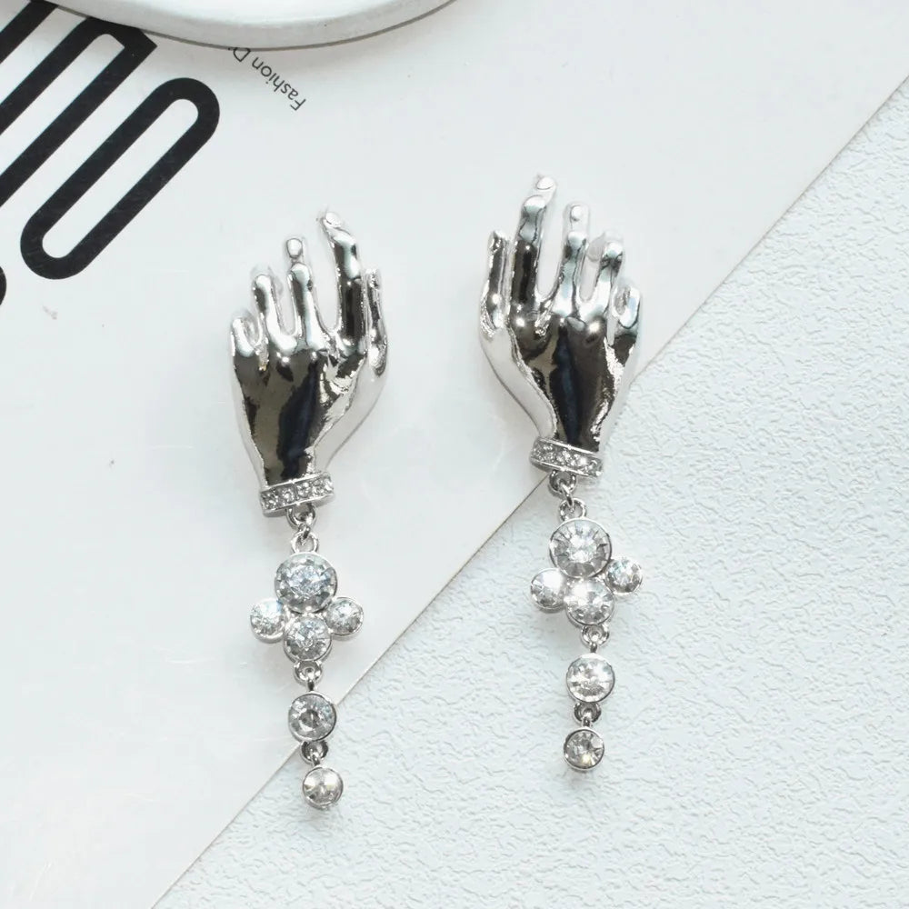 1PC Novelty Design Metal Hand Left Earcuff Dangle Earrings For Women Jewelry Fashion Show Statement Earrings Accessories