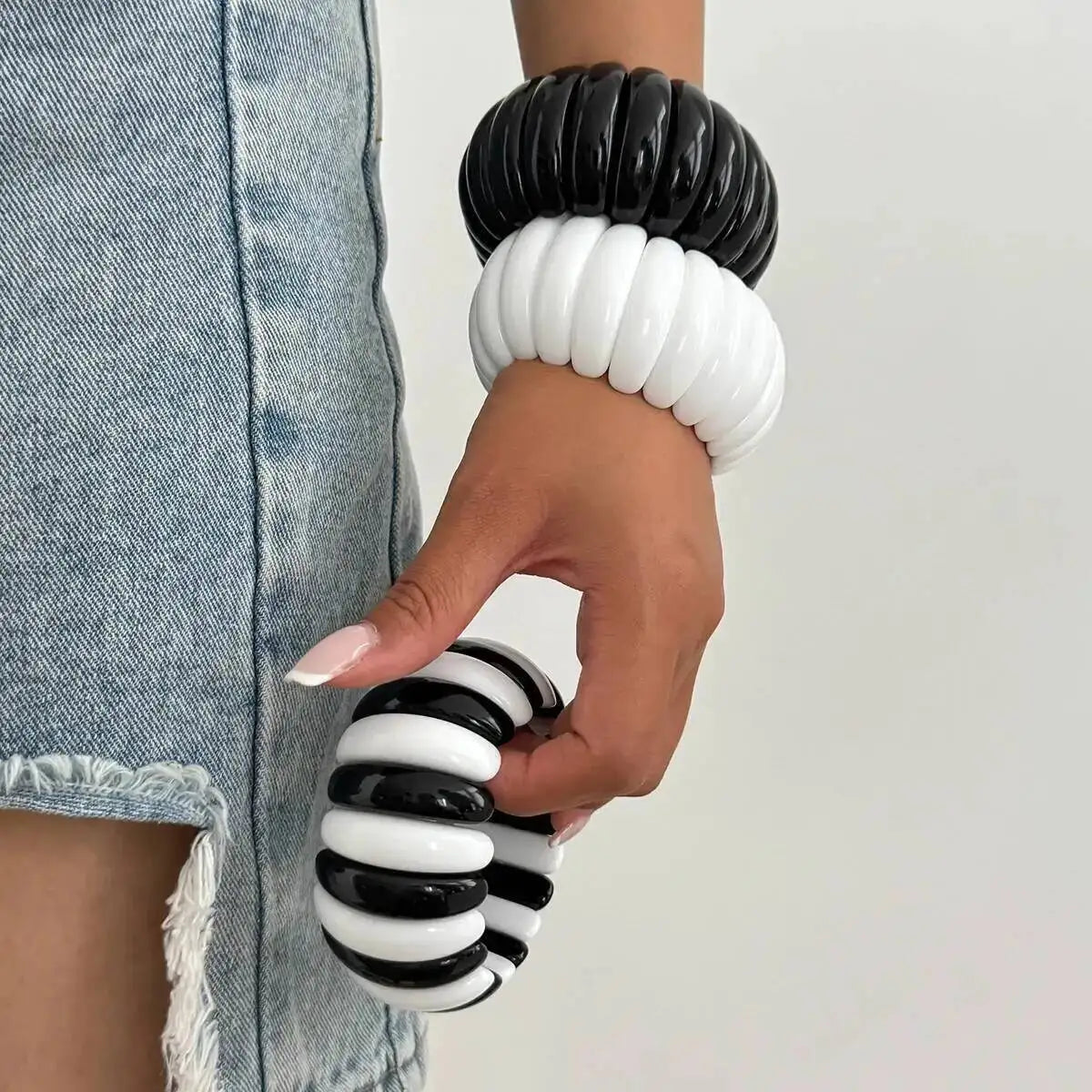 Women's 3-Style Boho Wide Geometric White Resin Cuff Elastic Bangles Set Vintage Punk Y2K Jewelry Gift Set