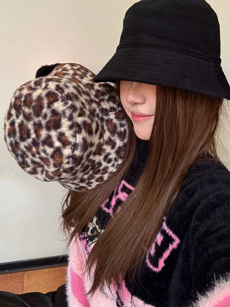 Minimalist Casual Reversible Leopard Plush Bucket Hat For Women