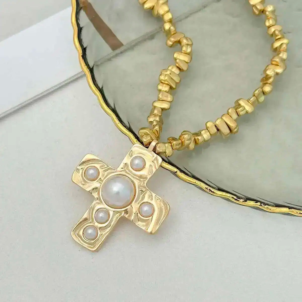 Retro Stylish Inlaid Imitation Pearl Cross Pendant Necklace Woman 2025 Hip Hop Unique Clavicle Chain Punk Party Jewelry