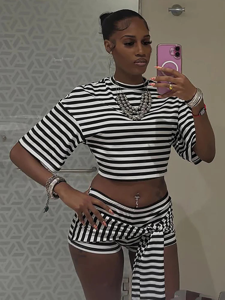 Stripe Print 2 Piece Set Woman o-Neck Half Sleeve Crop Tops+Bandage Taseel Mini Shorts High Street Fashion Outfits