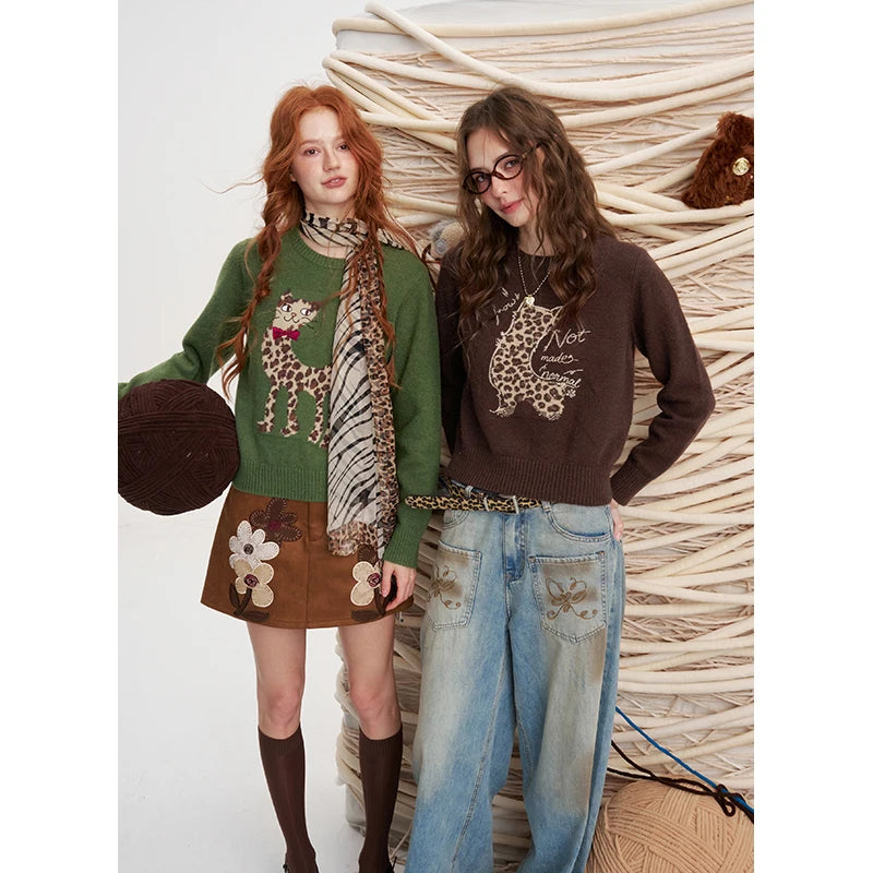 Women's Casual Pullover Sweater with Cartoon Animal Print, Long Sleeve Cozy Top for Everyday Wear