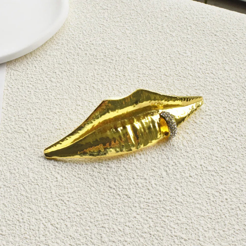 Exaggerated Personality Metal Golden Plated Lips Shaped Adjustable Ring For Women Fashion Finger Jewelry Accessories