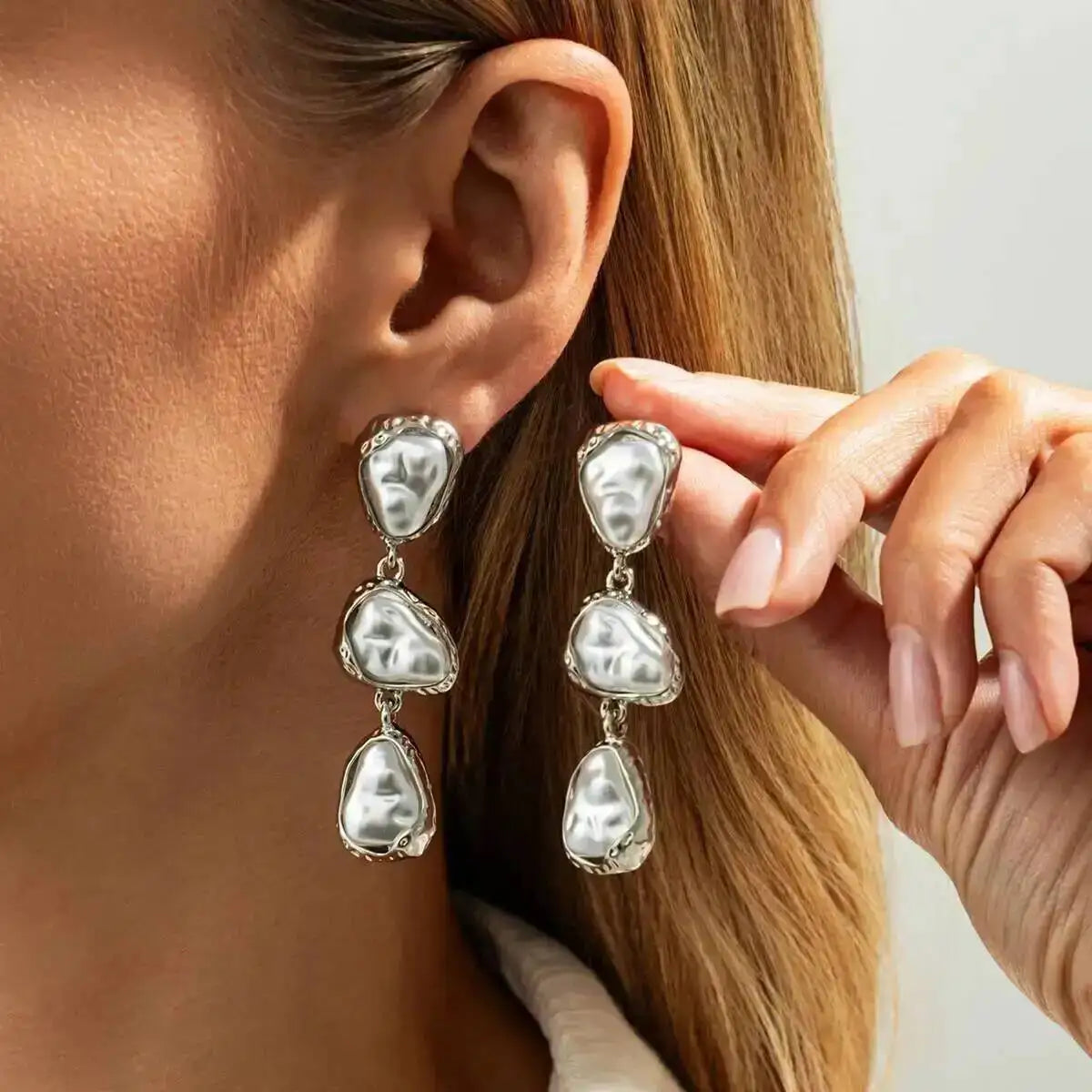 Elegant Imitation Pearl Water Drop Long Tassel Earrings for Women Trend Retro Pierced Dangle Earrings Wedding Jewelry