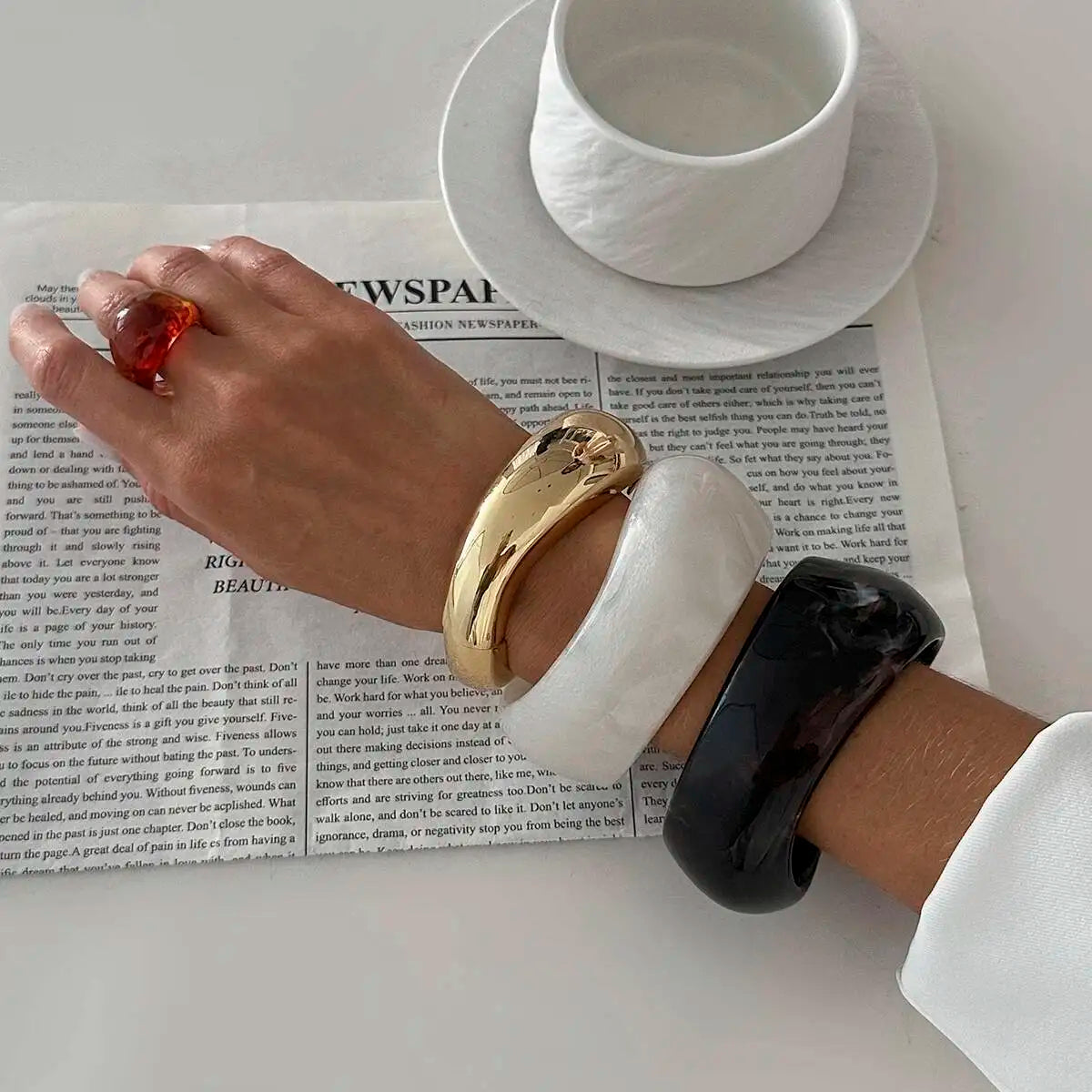 Vintage Irregular Resin Acrylic Wide Geometric Bangle Bracelet for Women Fashionable Stackable Chunky Party Jewelry Accessory