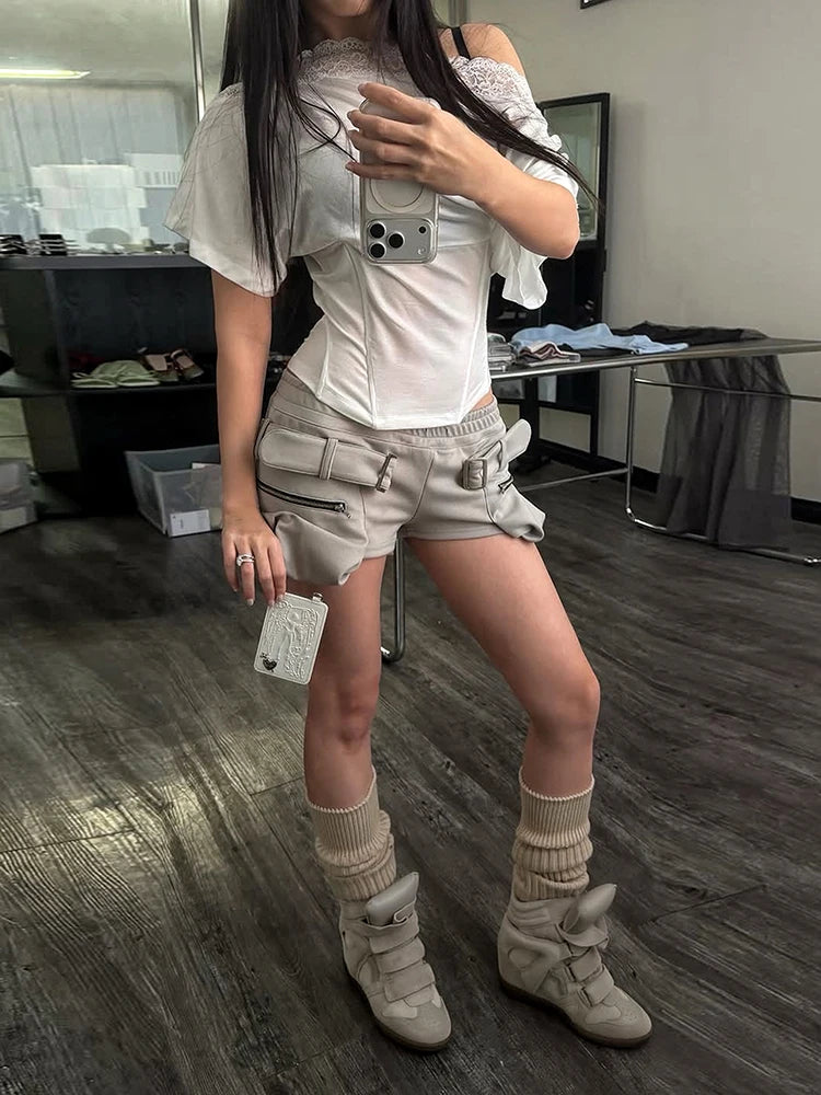 Zipper Pocket Short Women Belt Buckle Decoration Elastic Waist Folds Leisure Hip-Hop Style Hottie Fashion Streetwear