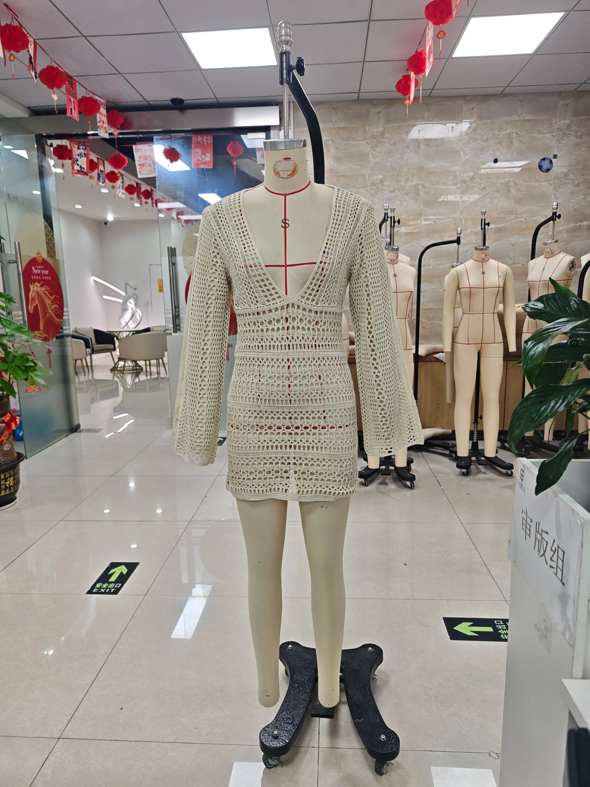 Women's Crochet Knit Cover Up Dress Deep V Neck Long Sleeve Hollow Out Mini Dress Beach Swimwear Summer Vacation