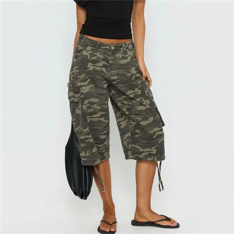 Women's 3/4 Length Low Rise Denim Cargo Shorts Baggy Wide Leg Cropped Trousers with Pockets for Y2K Retro Streetwear