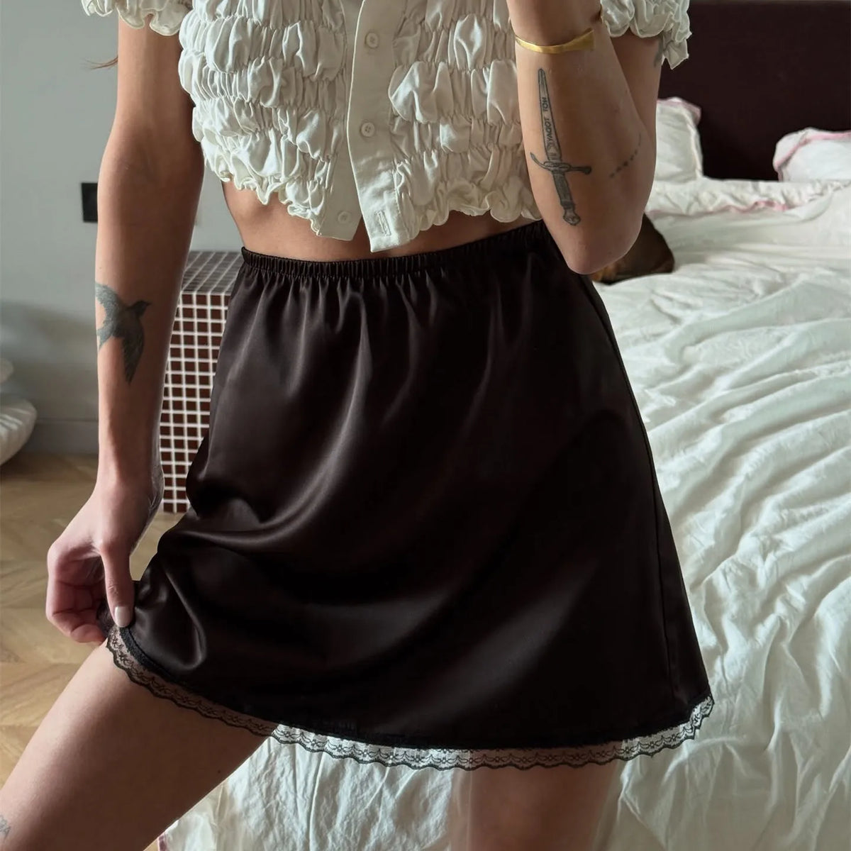Women Sexy High Waist Satin Mini Skirt White Red Chic Streetwear Summer Elastic Waist Slim Skirt Hot Girls Casual Simple