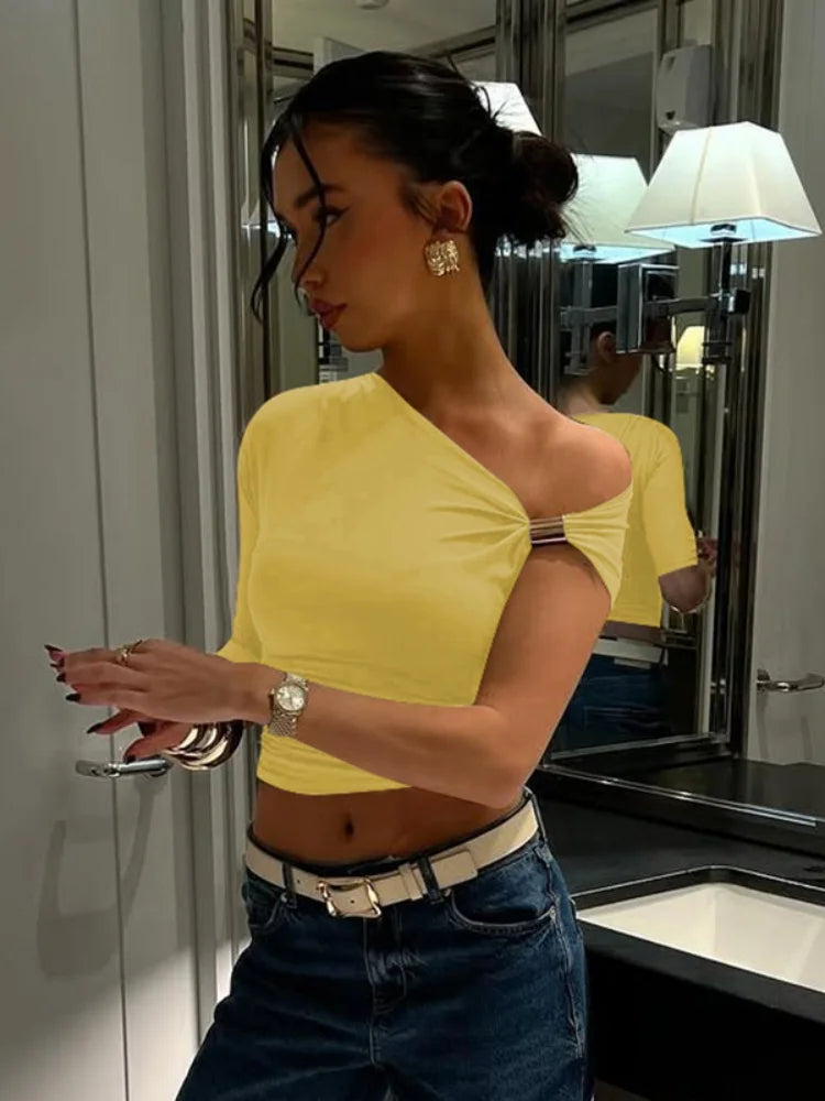 Fashion Summer T Shirts for Woman Hardwear Detail One Shoulder Ruched Asymmetrical Crop Tops