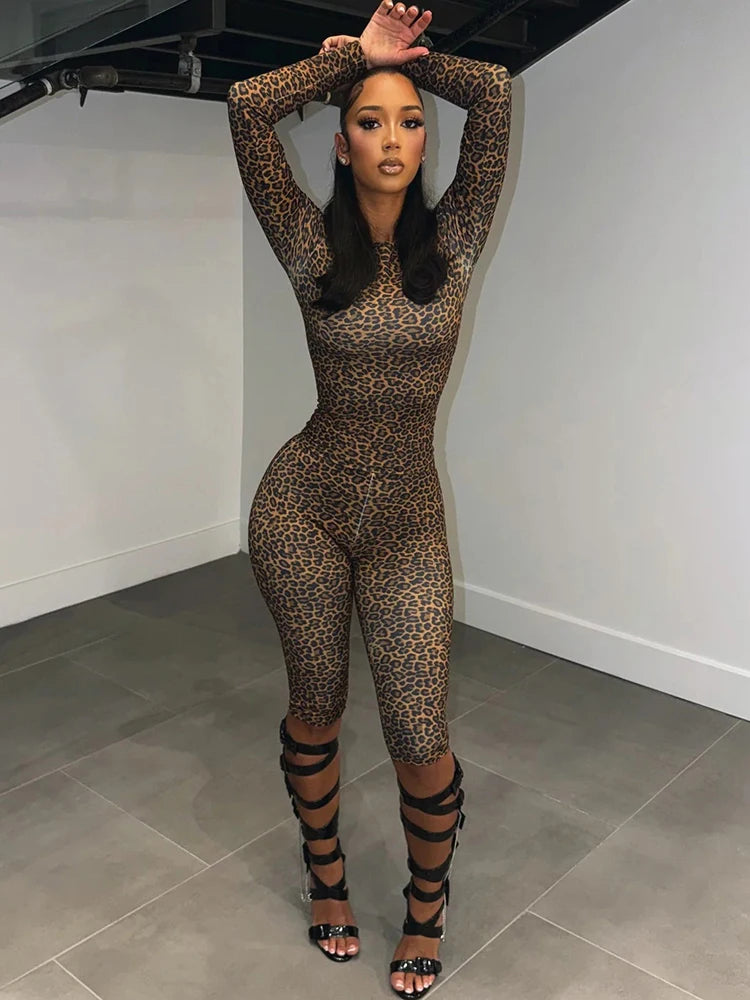 Leopard Print 2 Piece Set Woman Autumn Trend o-Neck Full Sleeve T-Shirts+Skinny Peach Hip Crop Pants Fashion Suits