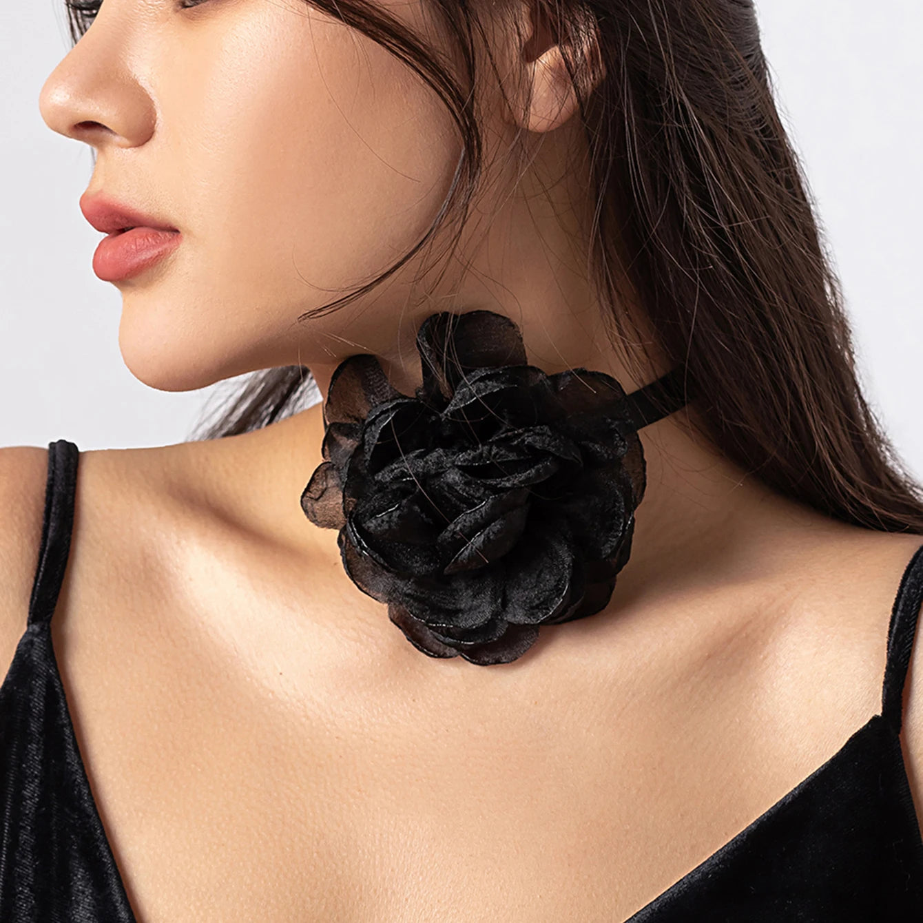 Exaggerated Goth Big Rose Flower Clavicle Chain Necklace for Women Romantic Kpop Adjustable Bowknot Choker Dinner Party Jewelry