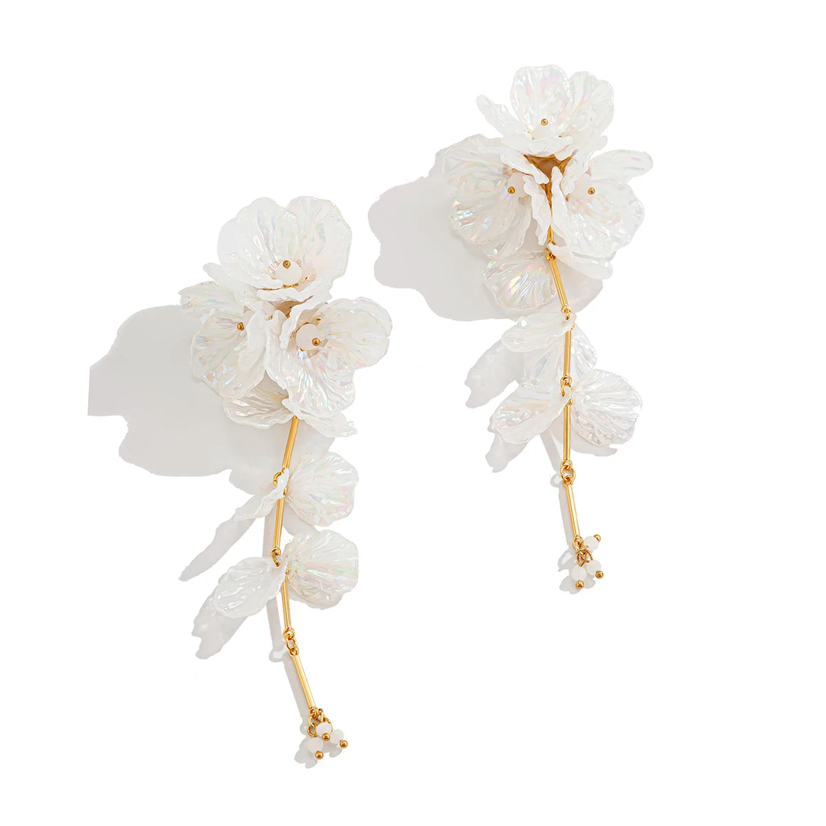 Elegant White Petal Flower Drop Earrings Women Kpop Hanging Piercing Earring Aesthetic Wed Bridal Jewelry Accessories