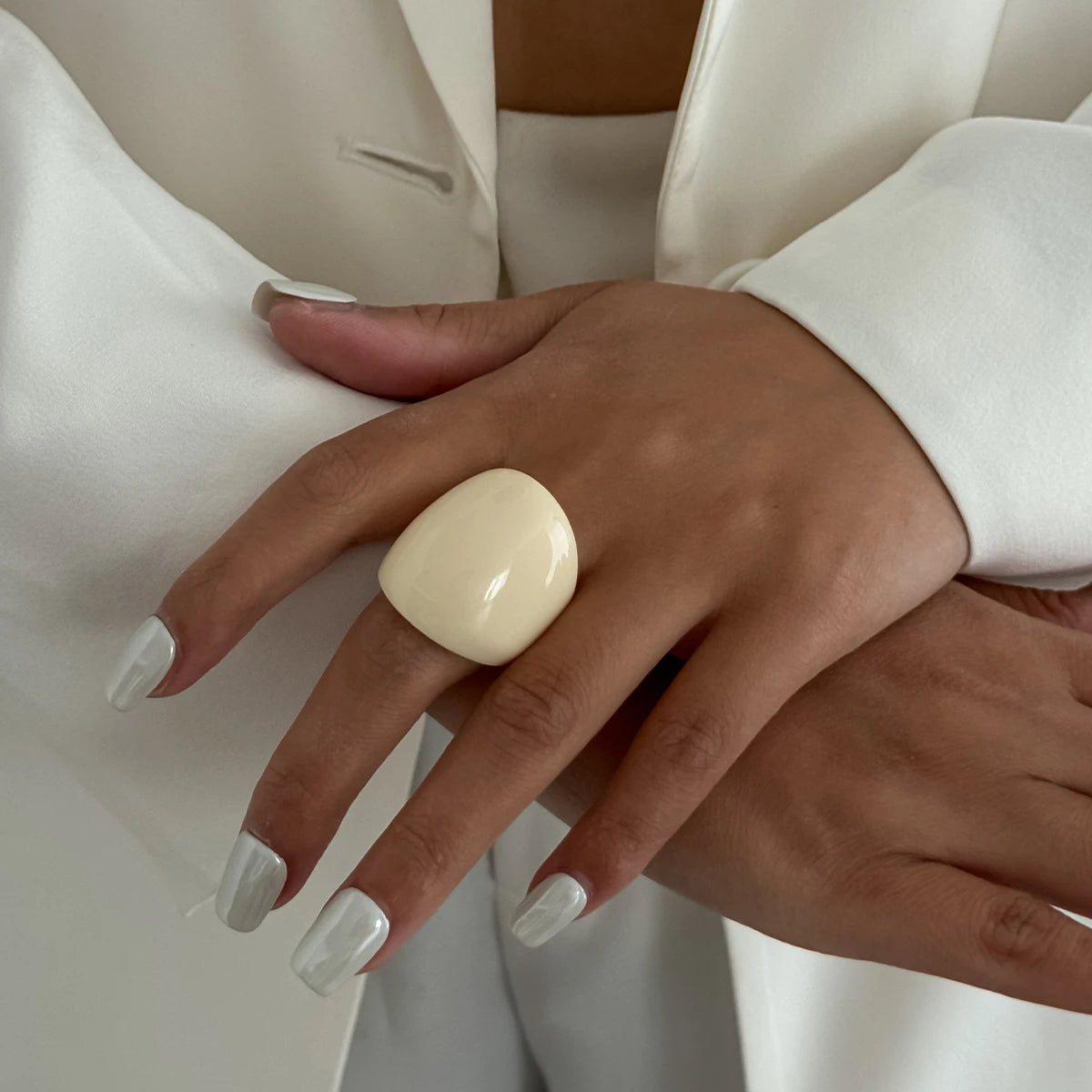 Elegant Beige Acrylic Resin Rings for Women New Trend 2026 Boho Geometric Finger Rings Wedding Party Daily Jewelry