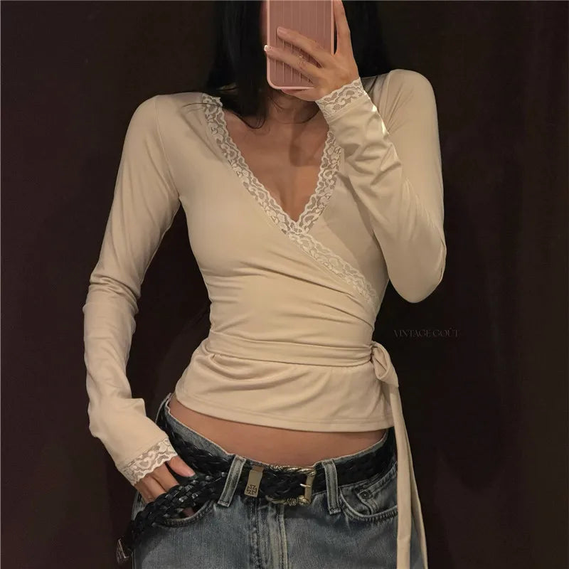 Women Lace Trim Wrap V Neck Long Sleeve Crop Top Side Tie Slim Fitted T Shirt Solid Color Fall Casual Y2K Crop Tee